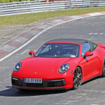 開発中の新型ポルシェ・911 タルガ4の最強モデル「タルガ4 GTS」をキャッチ。0-100km/h加速3.5秒！ - Porsche 992 Targa 3