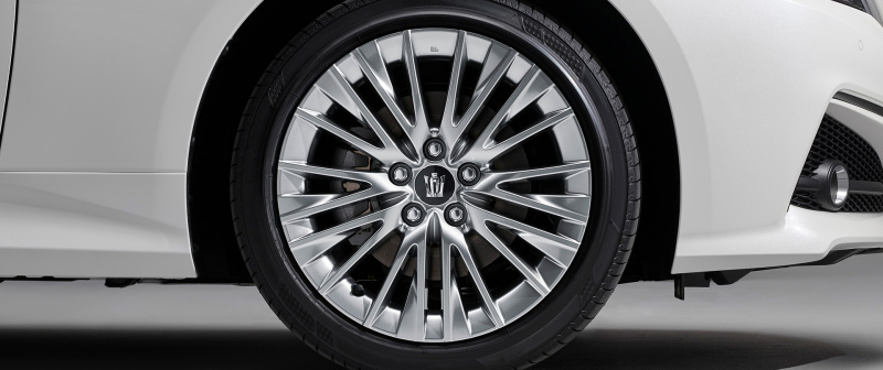 「【新車】トヨタ・クラウンに「こがね」色の内装色を選択できる特別仕様車「Elegance Style」が設定」の12枚目の画像