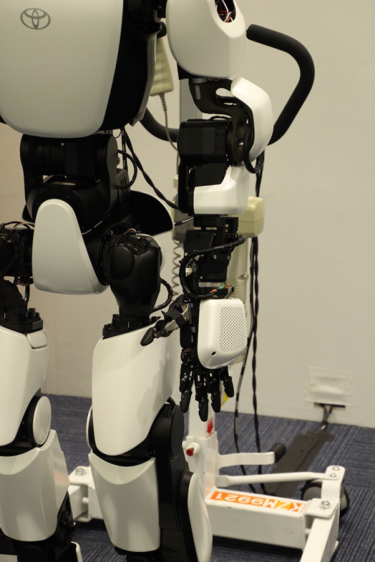 「トヨタ自動車が提供する「バーチャルな移動」で活躍するヒューマノイドロボット「T-HR3」とは？【 東京2020オリンピック・パラリンピック競技大会】」の7枚目の画像