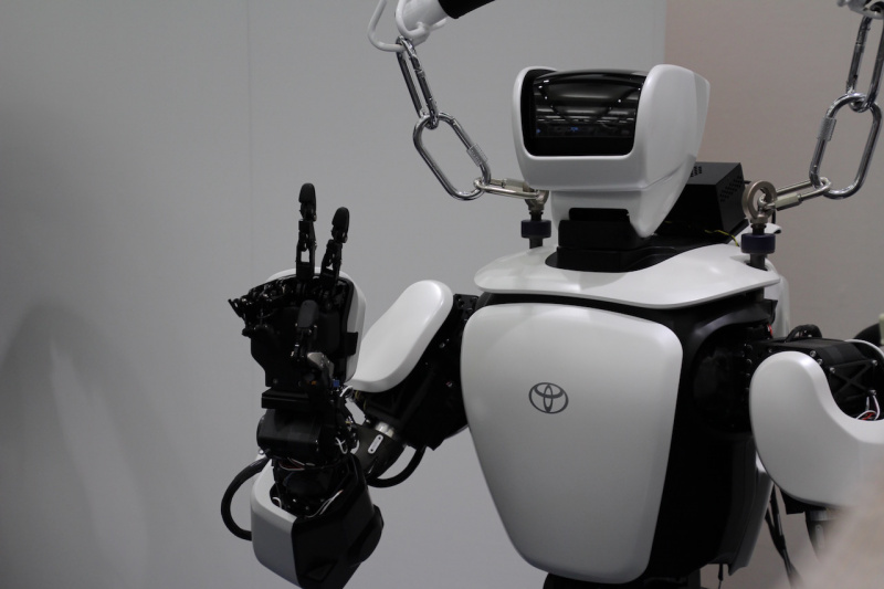 「トヨタ自動車が提供する「バーチャルな移動」で活躍するヒューマノイドロボット「T-HR3」とは？【 東京2020オリンピック・パラリンピック競技大会】」の4枚目の画像