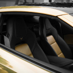 ラスト・C7コルベットをド派手に装飾！ 金ピカ仕様のカスタムモデルが初公開 - 33ea50f1-gold-wrapped-corvette-c7-with-widebody-kit-and-forgiato-wheels-9