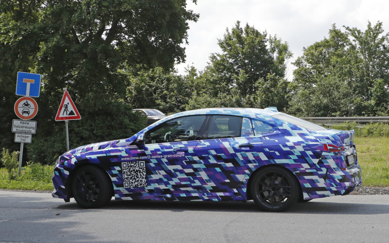 「高性能バージョン「M235i」か？　BMW「2シリーズ グランクーペ」ド派手プロトタイプ登場」の17枚目の画像