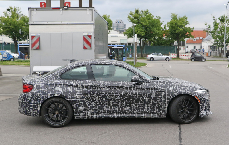 「BMW・M2に最強モデル「CS」が設定！ コックピットを激写」の7枚目の画像