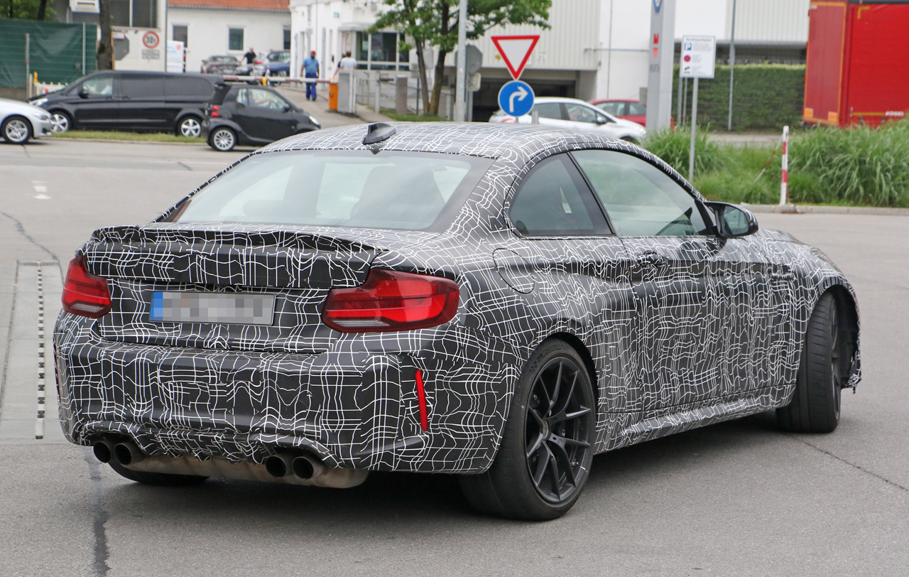 「BMW・M2に最強モデル「CS」が設定！ コックピットを激写」の8枚目の画像