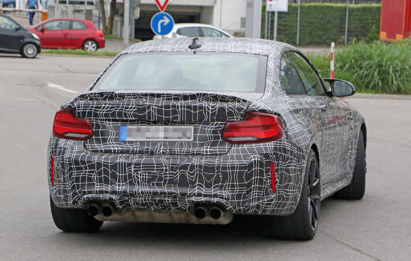 「BMW・M2に最強モデル「CS」が設定！ コックピットを激写」の9枚目の画像