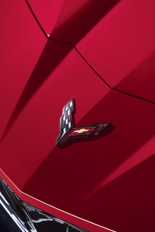 「【新車】ミッドシップ化された新型「シボレー コルベット スティングレイ」がデビュー」の5枚目の画像