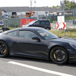 電動化は見送り？新型「 ポルシェ・911 GT3」は威圧的な巨大ウィングを装備 - Porsche 992 GT3 3