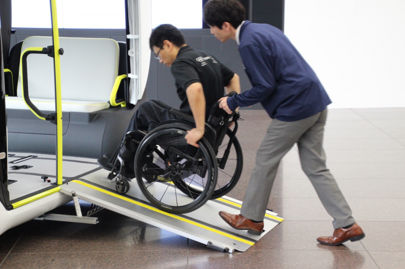 「「東京2020オリンピック・パラリンピック」の会場内を走る専用EV「APM（Accessible People Mover）」をトヨタが初公開」の11枚目の画像