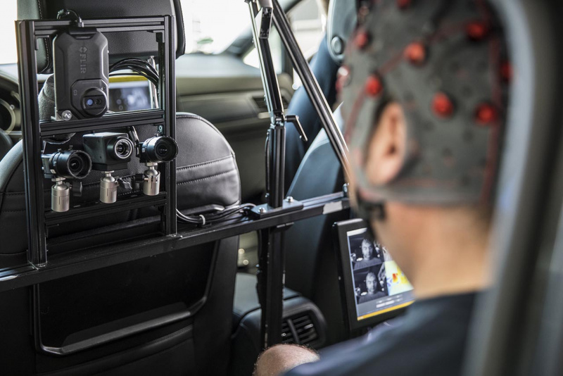 「人工知能が乗り物酔いを防止する運転スタイルを学習！ZFが未来のドライブをもっと快適にする【ZFテクノロジーデイ2019】」の3枚目の画像