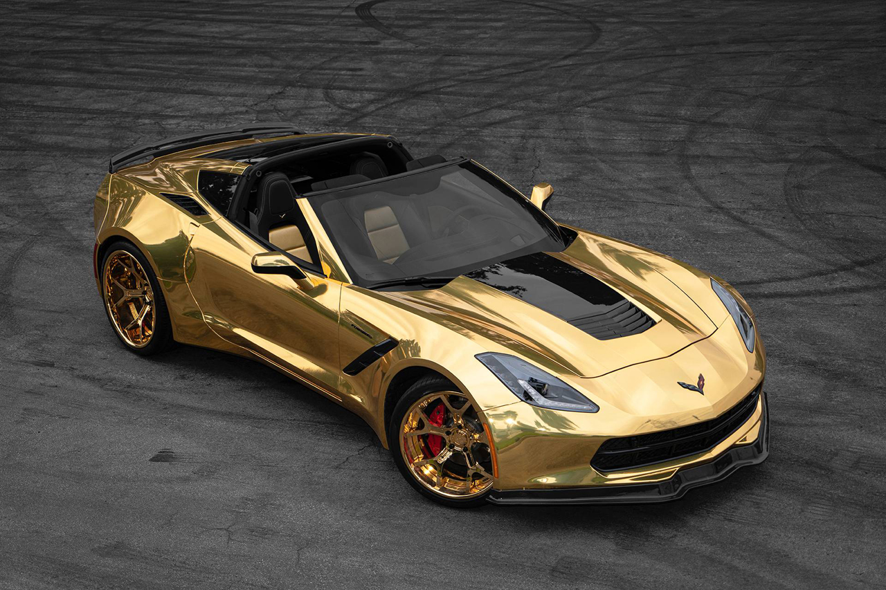 ラスト・C7コルベットをド派手に装飾！ 金ピカ仕様のカスタムモデルが