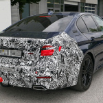 ヘッドライトが変更に!?　BMW・5シリーズの改良型プロトタイプをキャッチ - BMW 5 Series sedan facelift 8