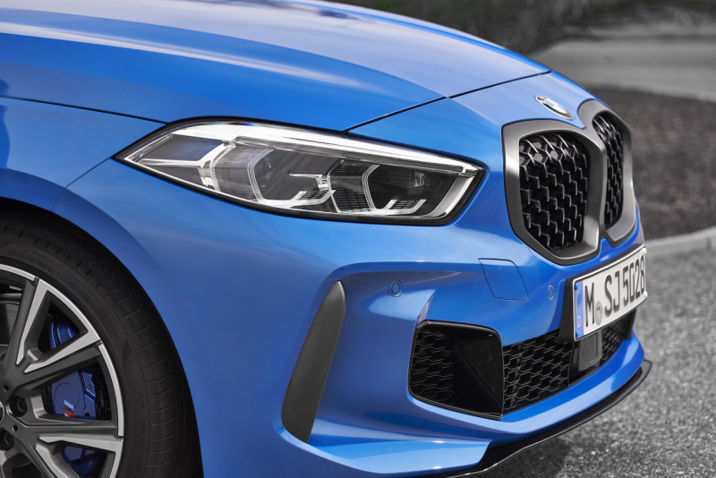 「FF化された3代目「BMW 1シリーズ」は、新しいデザインのキドニーグリルが新時代を主張【新車】」の6枚目の画像