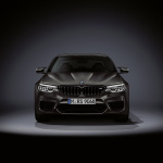 「BMW M5の35周年を記念するモデルは日本限定10台。「BMW M5 35 Jahre Edition」が21,600,000円で登場」の4枚目の画像ギャラリーへのリンク