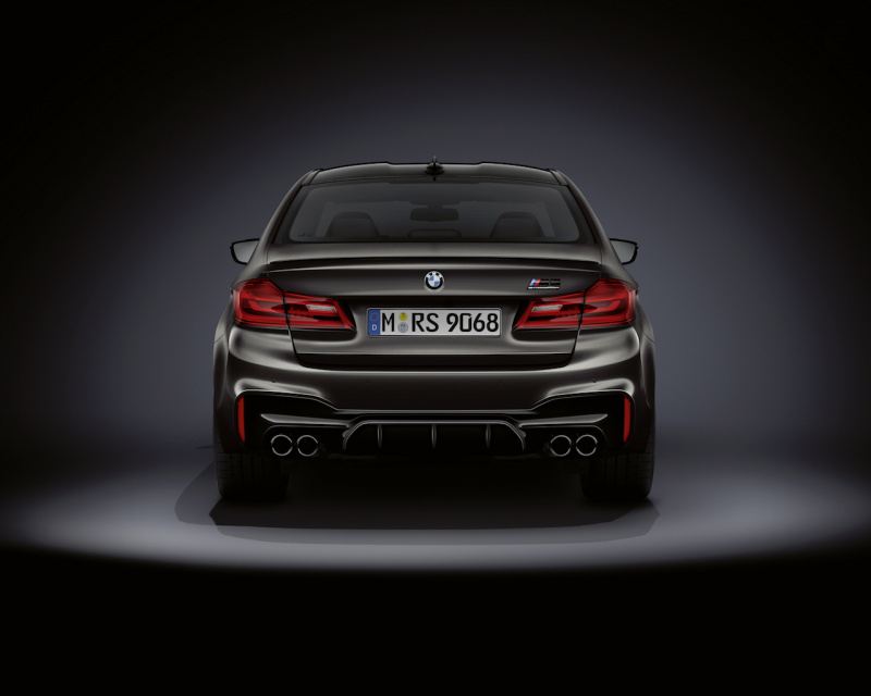 「BMW M5の35周年を記念するモデルは日本限定10台。「BMW M5 35 Jahre Edition」が21,600,000円で登場」の12枚目の画像