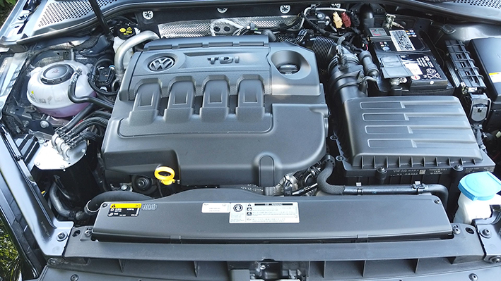 「VW・ゴルフシリーズにディーゼルエンジンモデルが新設定。340Nmの強大トルクを軽く受け止めるシャシーにも注目」の13枚目の画像