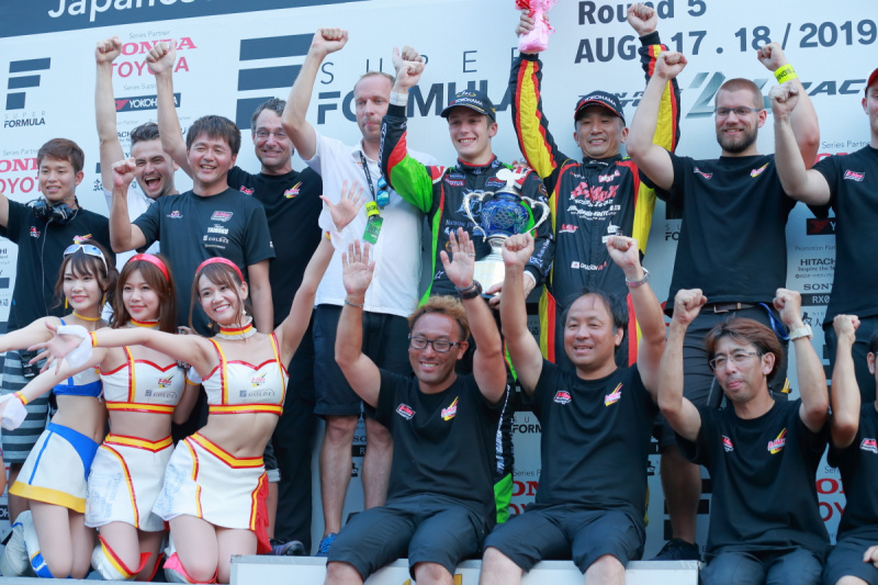 「全日本F3選手権「最後のチャンピオン」が決定！　サッシャ選手がタイトル奪取【スーパーフォーミュラ第5戦もてぎ】」の24枚目の画像