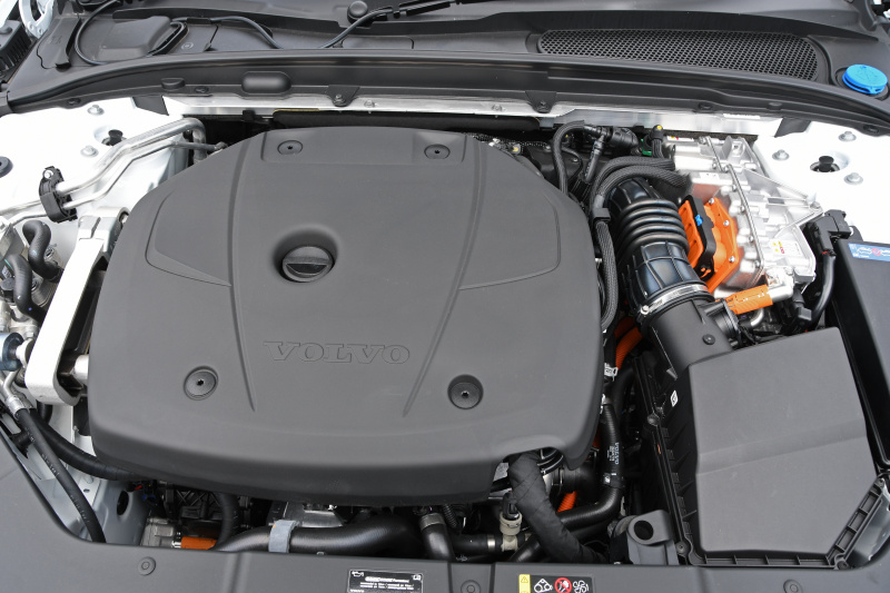 「ボルボ V60 T6 ツインエンジンは、48VのPHVシステムを採用したプレミアムステーションワゴン」の2枚目の画像