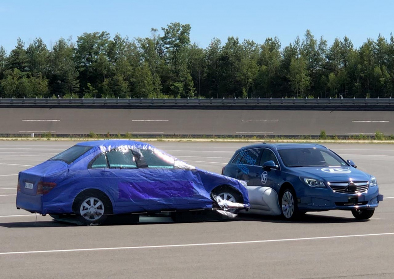 「世界初！の外部サイドエアバッグが側面衝突事故のダメージを最大40％も軽減する【ZFテクノロジーデイ2019】」の3枚目の画像