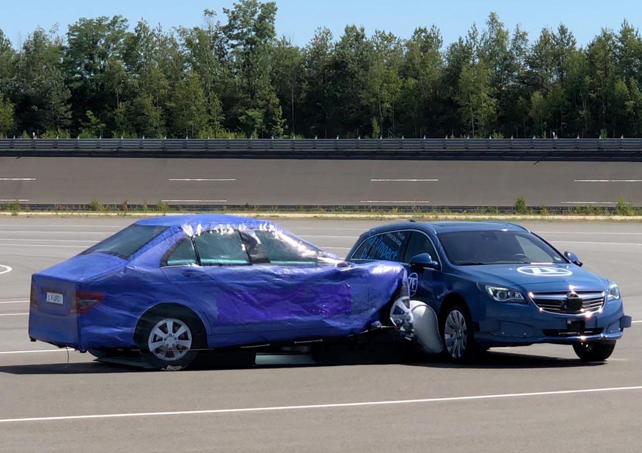 「世界初！の外部サイドエアバッグが側面衝突事故のダメージを最大40％も軽減する【ZFテクノロジーデイ2019】」の4枚目の画像