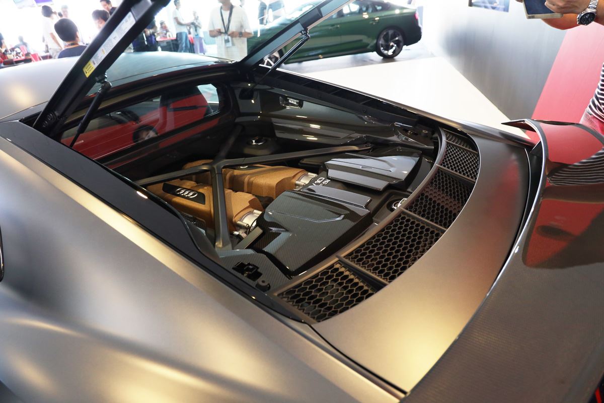 「【新車】アウディR8のV10エンジン仕様10周年を記念した、価格3000万円超の「アウディR8 Decennium（デセニアム）」が10台限定発売」の3枚目の画像