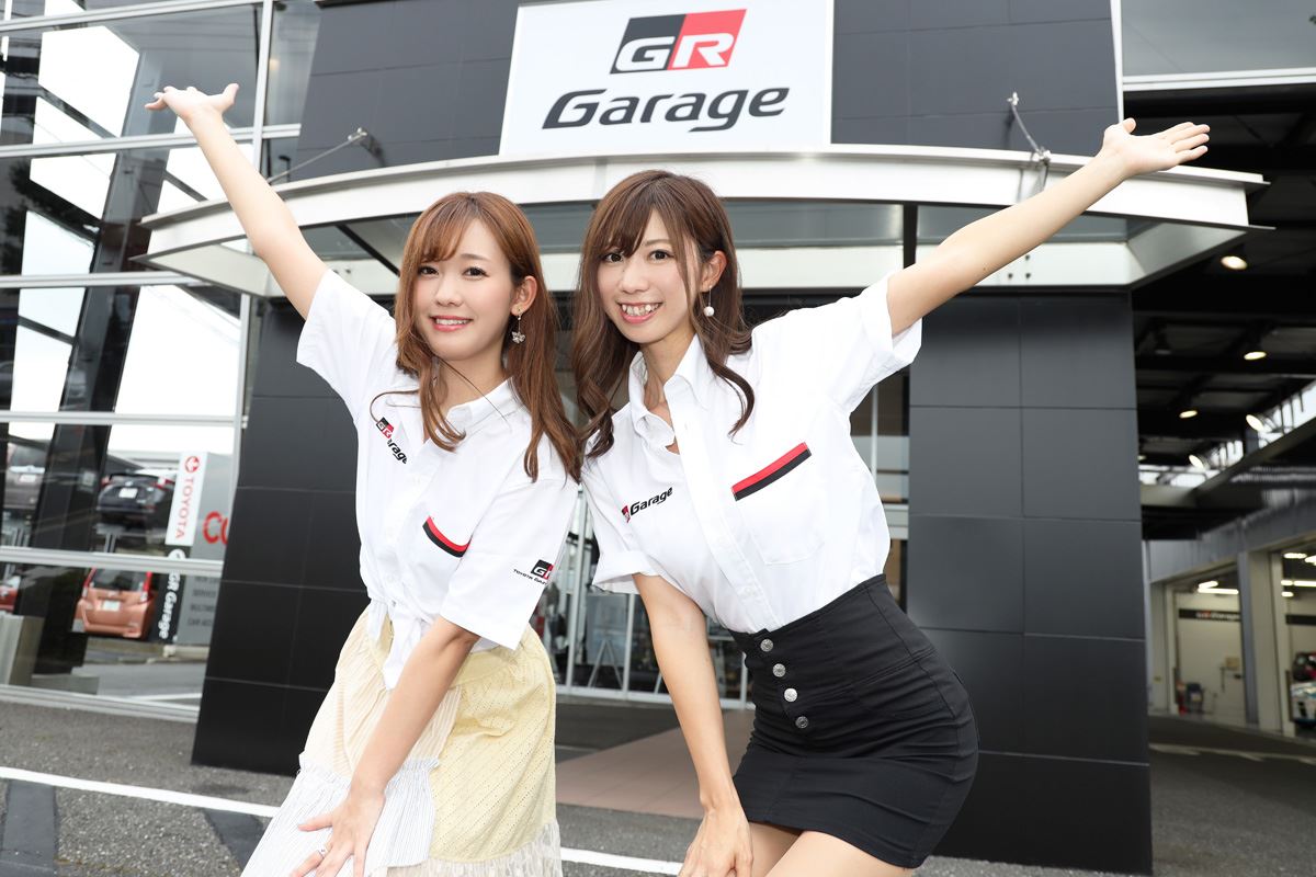 Gr Garage Rq Photo031 画像 Grスープラとレースクイーンの競演 Gr Garage東京三鷹でレースクイーン撮影会が開催 Clicccar Com