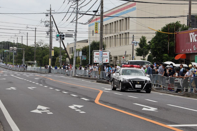 「鈴鹿市長の悲願がついに実現！　鈴鹿市内をレーシングカーなど約40台がパレード【SUZUKA 10Hour】」の3枚目の画像