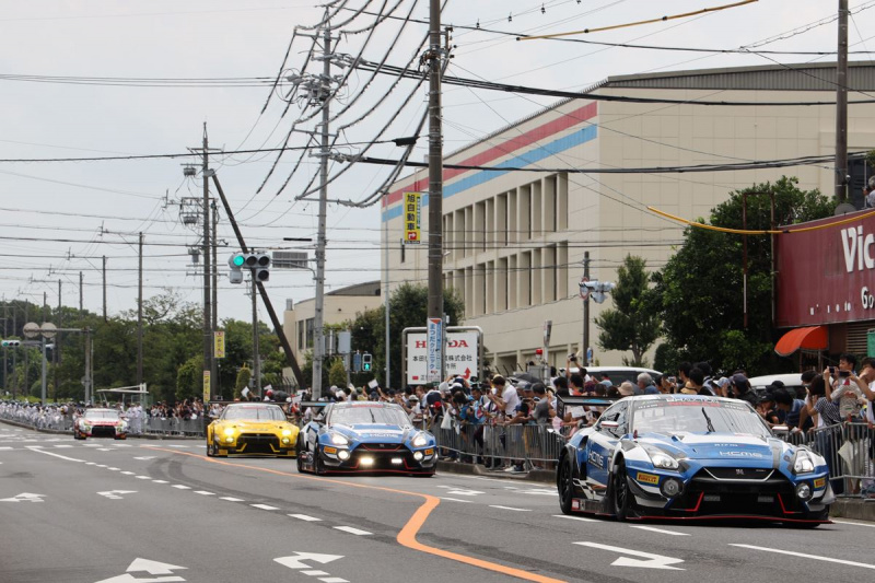 「鈴鹿市長の悲願がついに実現！　鈴鹿市内をレーシングカーなど約40台がパレード【SUZUKA 10Hour】」の6枚目の画像