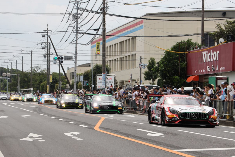 「鈴鹿市長の悲願がついに実現！　鈴鹿市内をレーシングカーなど約40台がパレード【SUZUKA 10Hour】」の23枚目の画像
