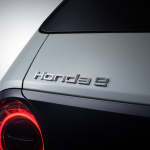 「量産バージョンが公開される「Honda e」。いまどき220kmしか走れない電気自動車はありなのか？【週刊クルマのミライ】」の1枚目の画像ギャラリーへのリンク