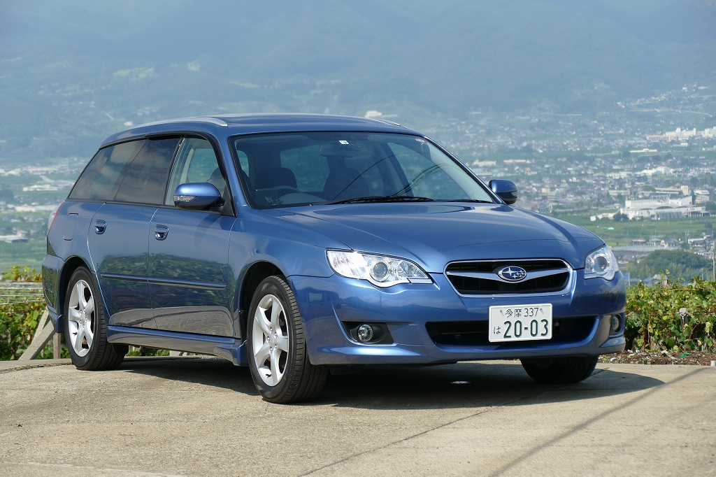 SUBARU GT EXPERIENCE.2】6連装CDチェンジャーとMDプレイヤー以外は古さを感じさせない4代目レガシィ | clicccar.com