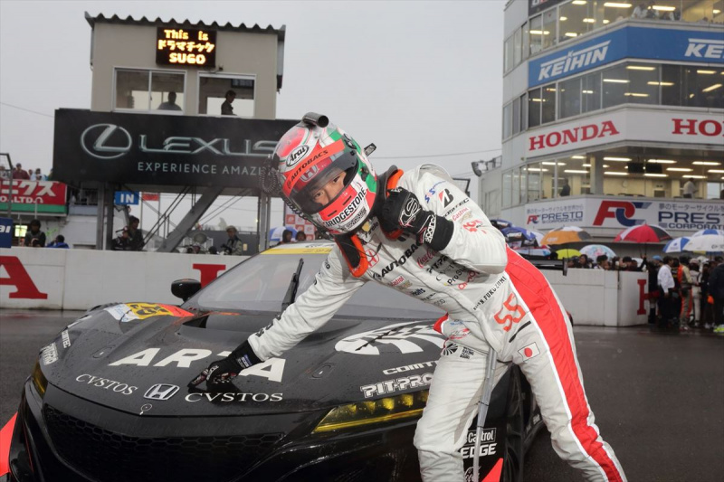 優勝したARTA NSX GT3