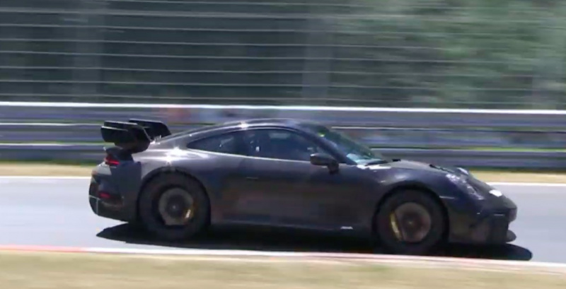 「フラット6サウンド高らかに疾走。「新型ポルシェ 911 GT3」のニュル高速テストを撮った！」の2枚目の画像