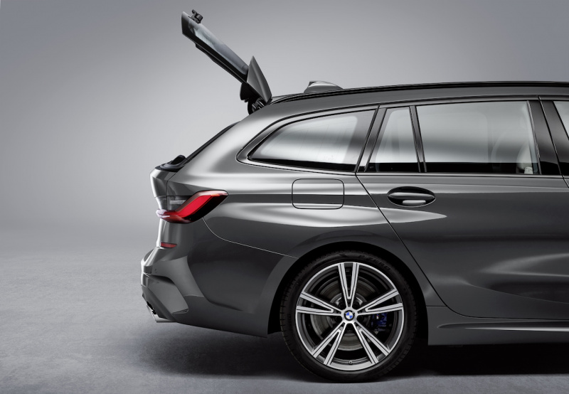 「新型BMW 3シリーズに待望のツーリング（ステーションワゴン）が登場【新車】」の2枚目の画像