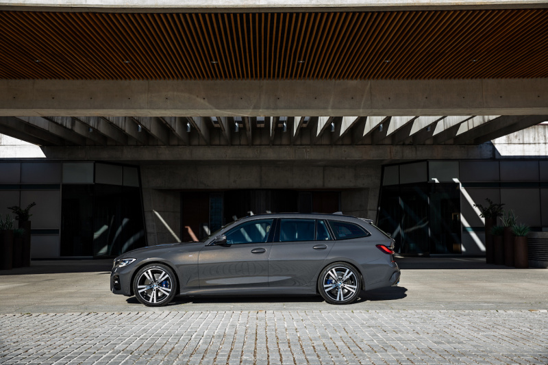 「新型BMW 3シリーズに待望のツーリング（ステーションワゴン）が登場【新車】」の9枚目の画像