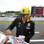 「日本GPならではの楽しみ方がたくさん！ドライバーからサインを貰えるチャンスもあり!?【F1女子的F1日本GP2019の魅力2.】(PR)」の9枚目の画像ギャラリーへのリンク