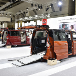 「第46回 国際福祉機器展 H.C.R.2019」に最新福祉車両が集結 - HCR_Nissan01