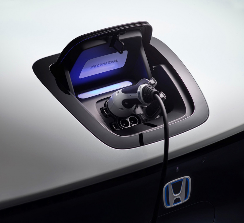「「Honda e」の日本発売は2020年。気になる価格は欧州で約350万円【フランクフルトモーターショー2019】」の4枚目の画像