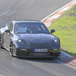 羊の革を被った狼!?　新型ポルシェ・911 GT3に550馬力のツーリングパッケージ設定へ - Porsche 911 GT3 Touring Package (2)