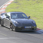 羊の革を被った狼!?　新型ポルシェ・911 GT3に550馬力のツーリングパッケージ設定へ - Porsche 911 GT3 Touring Package (3)