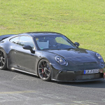 羊の革を被った狼!?　新型ポルシェ・911 GT3に550馬力のツーリングパッケージ設定へ - Porsche 911 GT3 Touring Package (4)