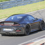 羊の革を被った狼!?　新型ポルシェ・911 GT3に550馬力のツーリングパッケージ設定へ - Porsche 911 GT3 Touring Package (8)