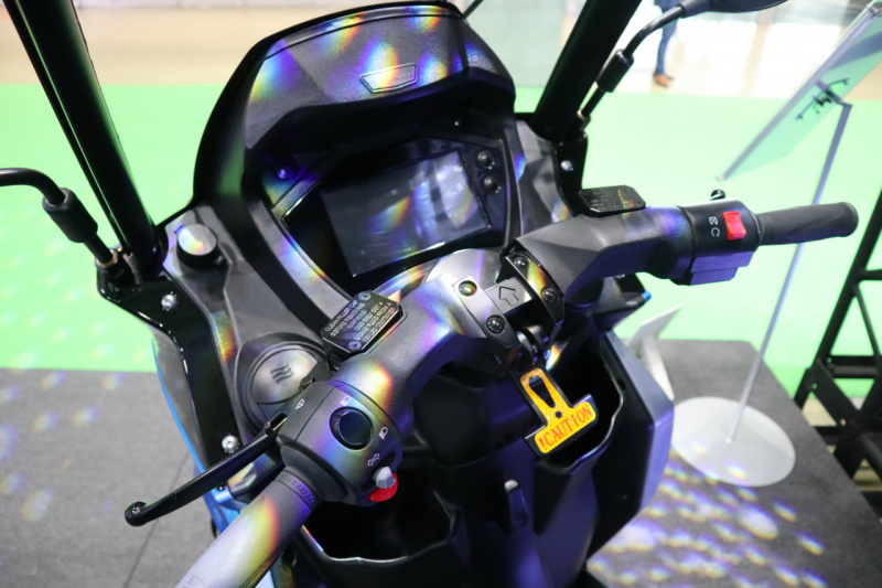 「バイクから家に電気を供給できる！　日本発の新ブランド「アイディア」の電動スクーターが誕生【東京モーターショー2019】」の10枚目の画像