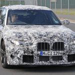 奇っ怪な擬装に隠されたデザインは？　新型BMW M3がニュルで高速テストを開始 - BMW M3 Open grille 2