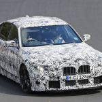奇っ怪な擬装に隠されたデザインは？　新型BMW M3がニュルで高速テストを開始 - BMW M3 Open grille 5