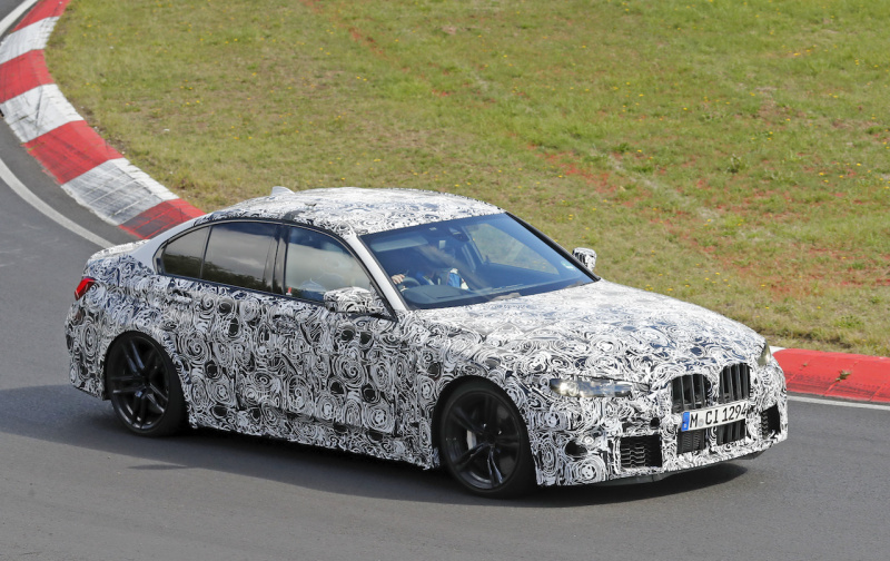 「奇っ怪な擬装に隠されたデザインは？　新型BMW M3がニュルで高速テストを開始」の7枚目の画像