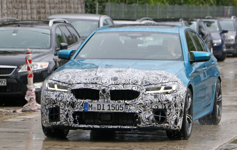 「新型 vs 現行モデル！ BMW M5の改良モデルに625psを発揮する最強モデルが追加」の12枚目の画像