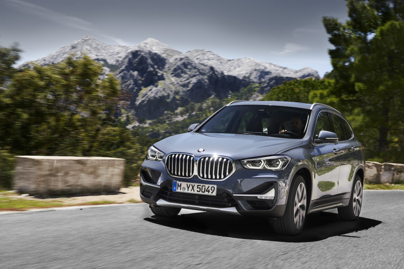 「BMW X1がマイナーチェンジ。存在感を増した顔つきになり、10.25インチタッチ式ディスプレイを搭載【新車】」の7枚目の画像
