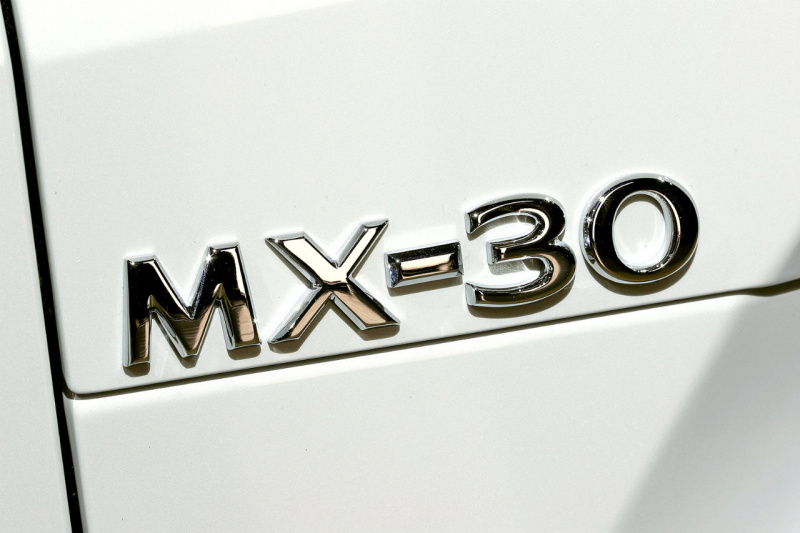 「マツダMX-30（エムエックス・サーティー）が初公開！　マツダ初の量産EVは観音開きドアだった!!【東京モーターショー2019】」の6枚目の画像
