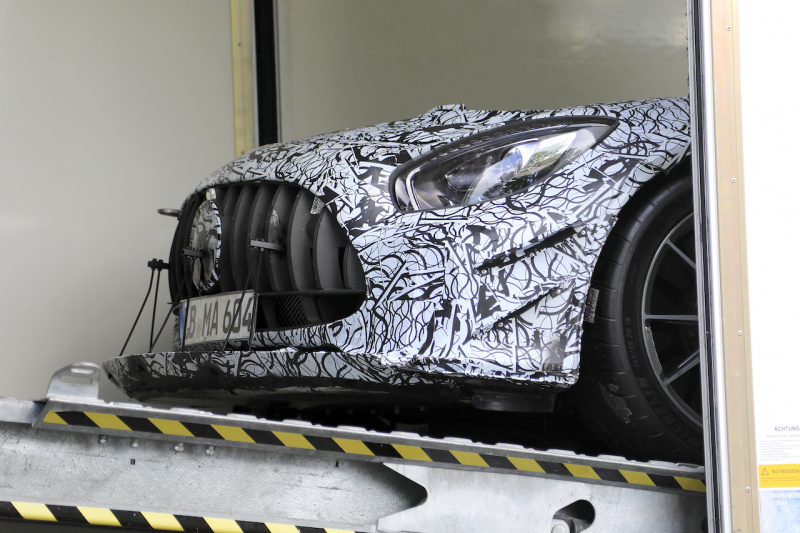 「VIPは見た！ メルセデス AMG GT Rブラックシリーズ、グリル全開のフロントフェイス」の10枚目の画像