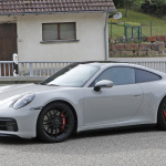 新型ポルシェ 911にハイパフォーマンスモデル「GTS」設定へ！　911とはフロントフェイスを差別化 - Porsche 911 992 GTS 13